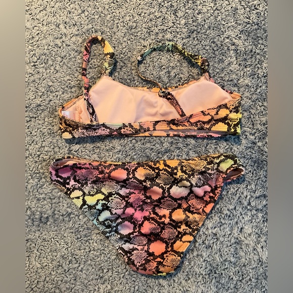 2023, Target brand, rainbow print bikini. Both pieces size L, never worn. - Picture 2 of 3